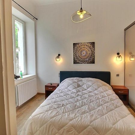 Appartement De Charme Dans Immeuble Haussmannien Périgueux Exteriör bild
