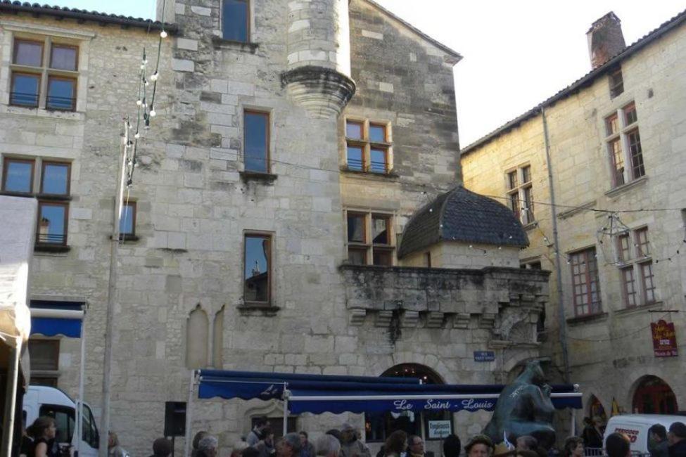 Appartement De Charme Dans Immeuble Haussmannien Périgueux Exteriör bild