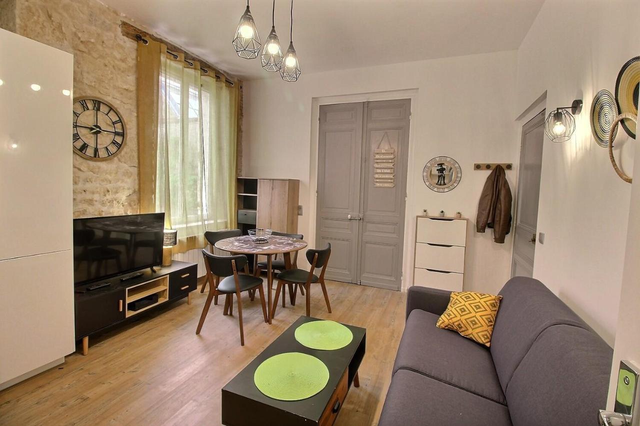 Appartement De Charme Dans Immeuble Haussmannien Périgueux Exteriör bild