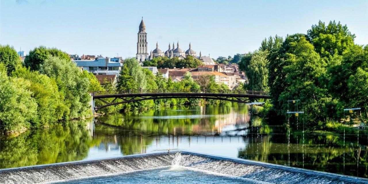 Appartement De Charme Dans Immeuble Haussmannien Périgueux Exteriör bild